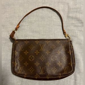Louis Vuitton Pochette Accessories